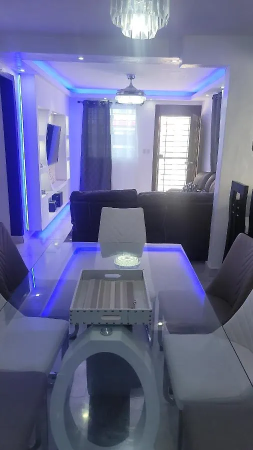 Vacation In Style In This Spacious 3 Bedroom House location